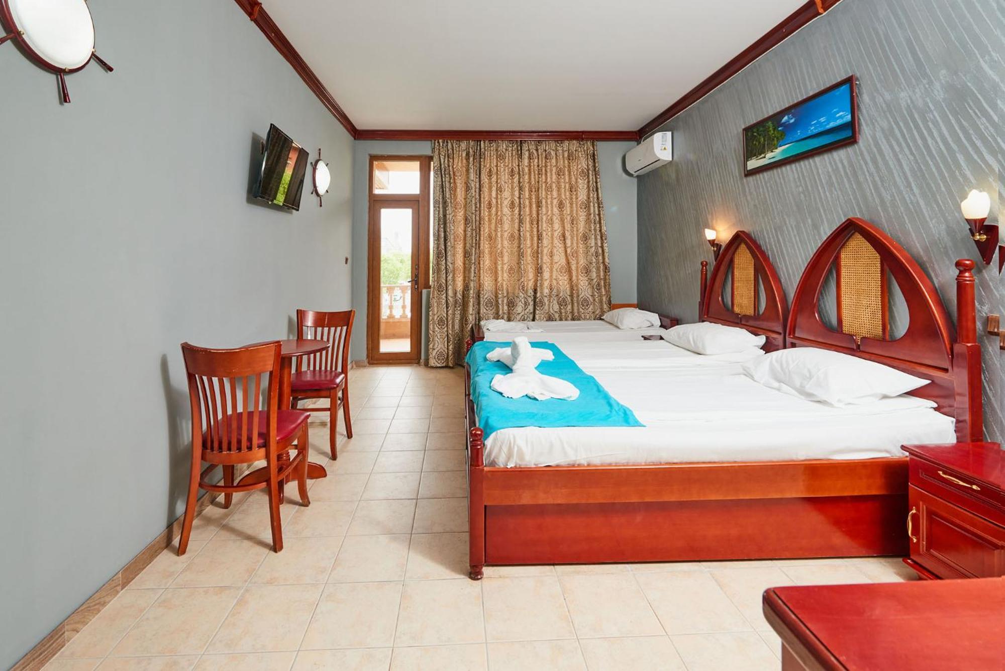 Hotel Manz 2 Pomorie Exterior photo